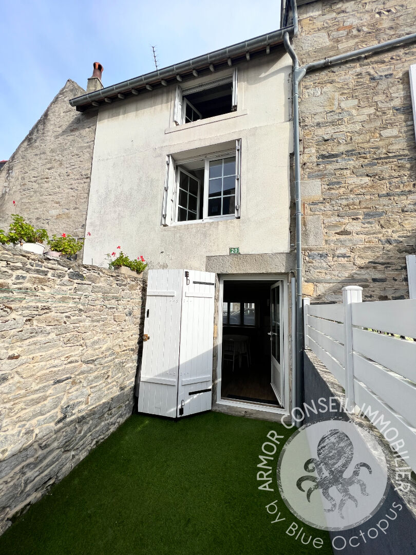 MAISON SAINT CAST MAISON SAINT CAST