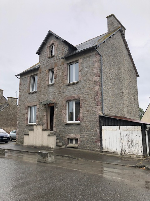 A VENDRE Maison en pierre rénovée A VENDRE Maison en pierre rénovée
