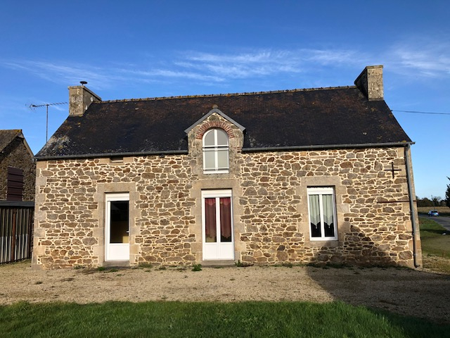 Maison en pierres Saint Lormel avec dépendances Maison en pierres Saint Lormel avec dépendances