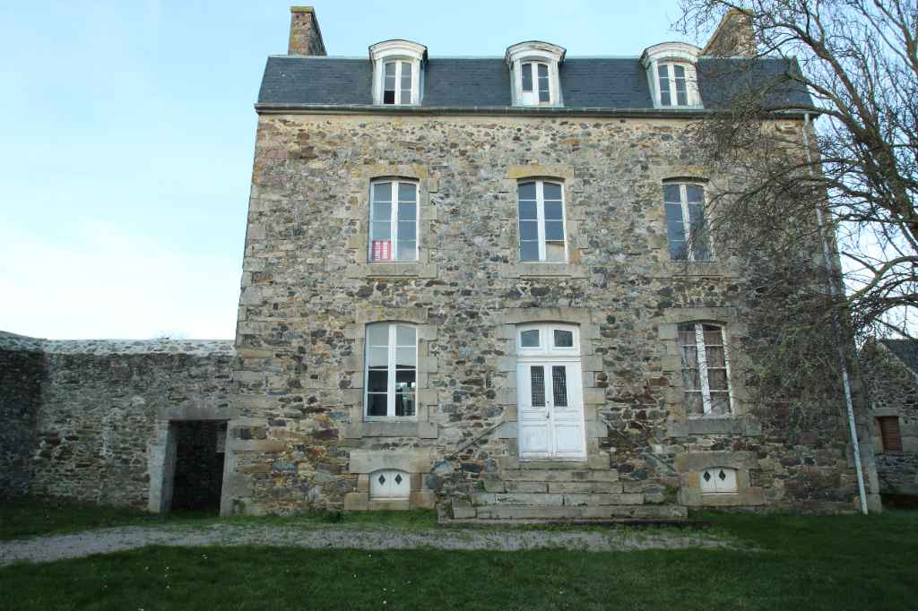 PLEBOULLE ANCIEN PRESBYTERE PLEBOULLE ANCIEN PRESBYTERE