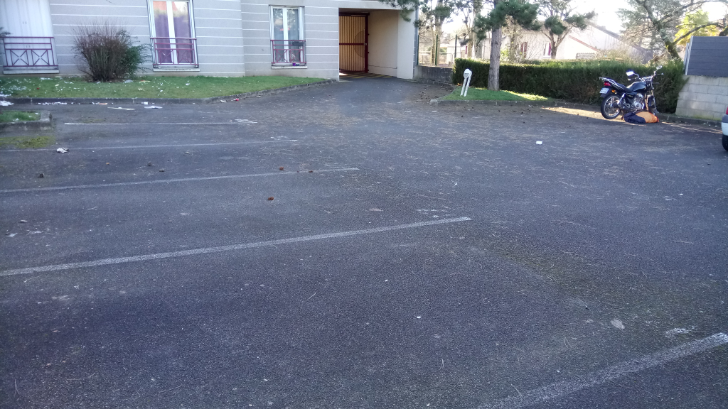 POITIERS COURONNERIES PARKING EXTERIEUR POITIERS COURONNERIES PARKING EXTERIEUR