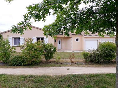 Maison Fontaine Le Comte de 130 m2 Maison Fontaine Le Comte de 130 m2