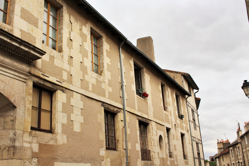 Appartement Poitiers 2 pièces 32 m2 + souplex 22 m² à aménager Appartement Poitiers 2 pièces 32 m2 + souplex 22 m² à aménager