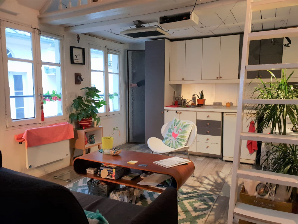 Studio + mezzanine de 25.36 m2 75001 Paris Studio + mezzanine de 25.36 m2 75001 Paris