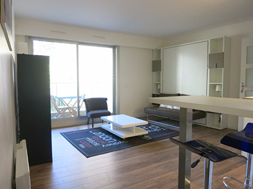 Studio meublée 24,31m² paris 10ème Studio meublée 24,31m² paris 10ème